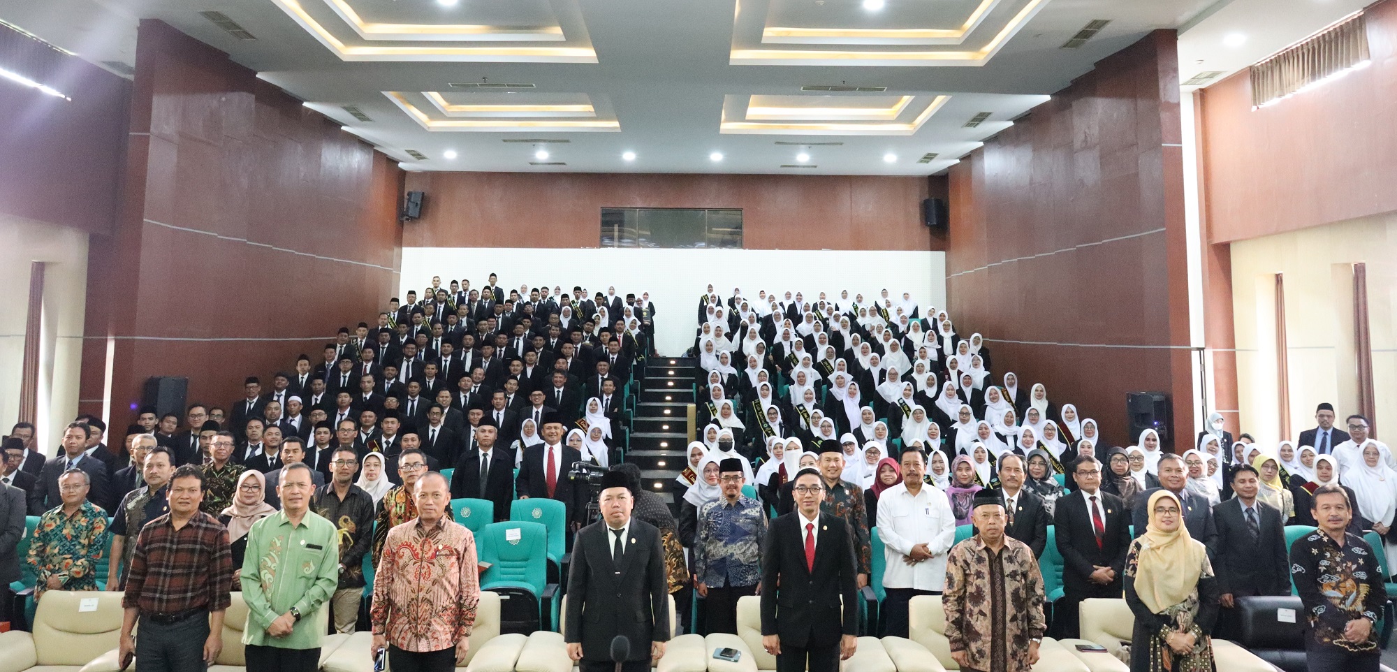 Rektor UIN Bandung, Kukuhkan 1.016 Guru Profesional di Tahun 2023