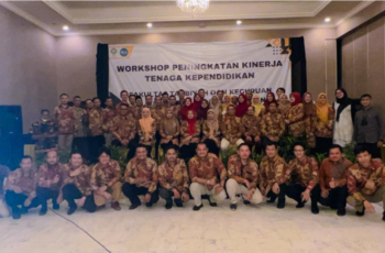 Workshop Peningkatan Kinerja Tenaga Kependidikan; Upaya Memaksimalkan Layanan Prima Wali Kelas