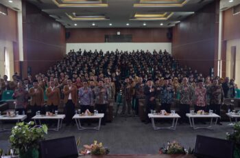 Rektor UIN Bandung Kukuhkan 1.303 Guru Profesional